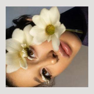 Ariana Grande Petal wallpaper