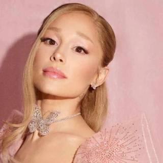 Ariana Grande Petal wallpaper