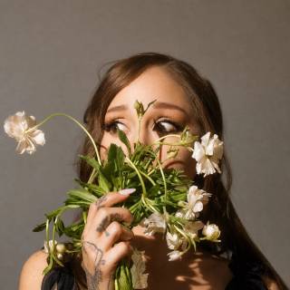 Ariana Grande Petal wallpaper