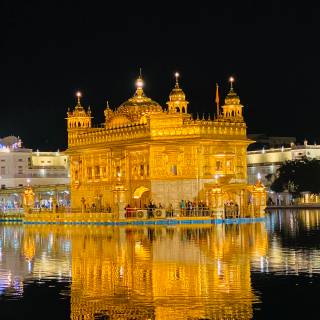 Golden Temple 4k wallpaper