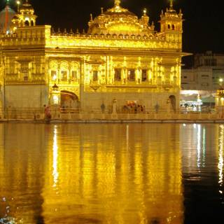 Golden Temple 4k wallpaper