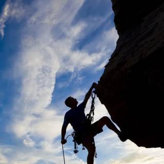 Climbing phone wallpaper