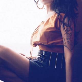 Amy Winehouse phone wallpaper