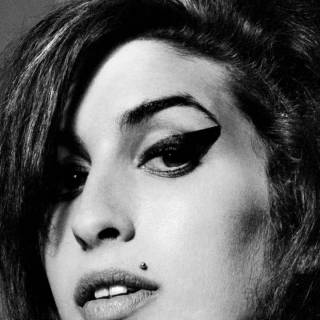 Amy Winehouse phone wallpaper