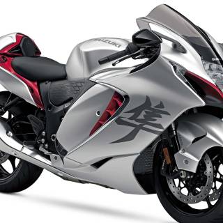 White Suzuki Hayabusa 4k wallpaper