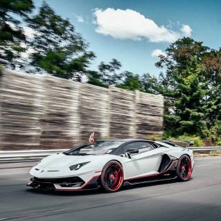 Aventador SVJ phone wallpaper