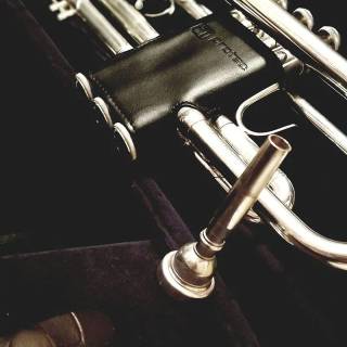Trumpet phone wallpaper