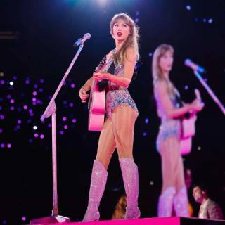 Taylor Swift desktop Eras Tour wallpaper