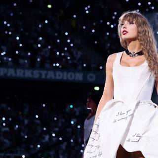 Taylor Swift desktop Eras Tour wallpaper