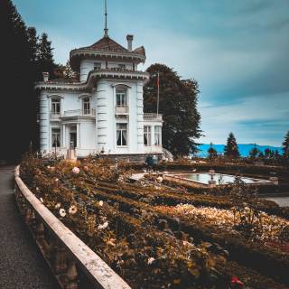 Mansion mobile wallpaper