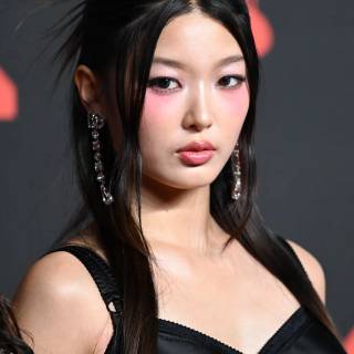 Jeong Yoonchae wallpaper