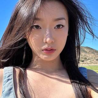 Jeong Yoonchae wallpaper