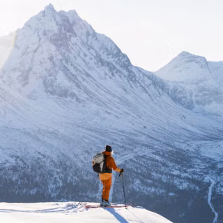 Ski desktop wallpaper