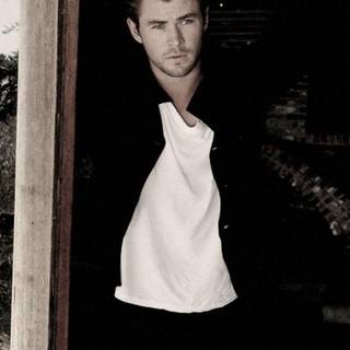Chris Hemsworth wallpaper