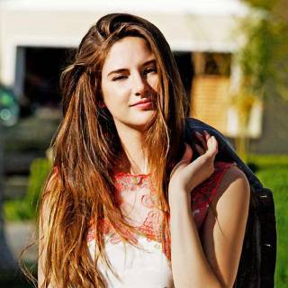 Shailene Woodley wallpaper