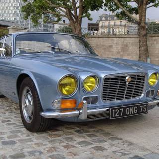Jaguar XJ6 wallpaper
