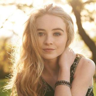 Sabrina Carpenter wallpaper