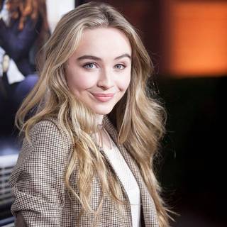 Sabrina Carpenter wallpaper