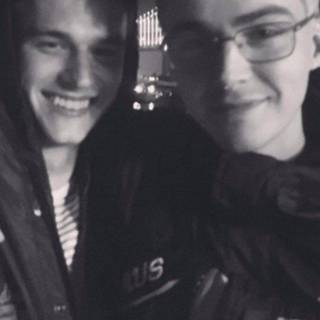 Miles Heizer wallpaper