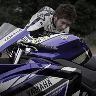 Yamaha YZF-R25 wallpaper