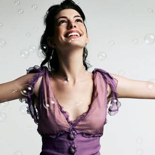 Anne Hathaway 2017 wallpaper