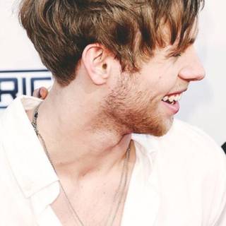 Luke Hemmings wallpaper