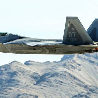 Lockheed Martin F-22 Raptor wallpaper