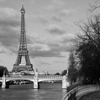 Eiffel Tower black and white wallpaper