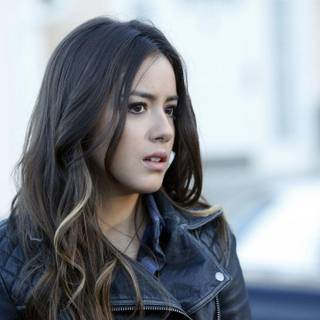 Chloe Bennet wallpaper