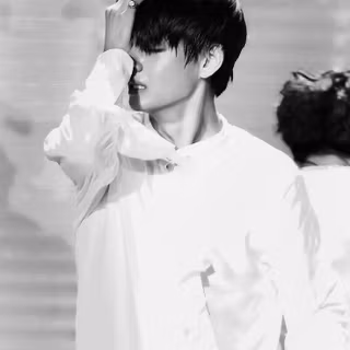 Kim Tae-hyung wallpaper