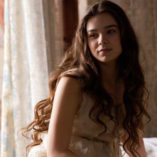 Hailee Steinfield wallpaper