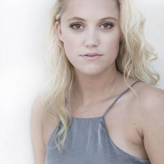 Maika Monroe wallpaper