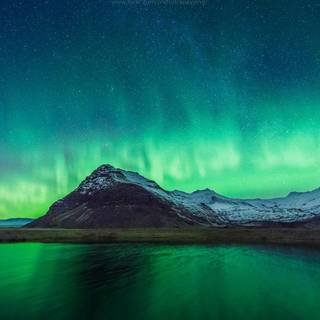 Northern lights HD wallpaper