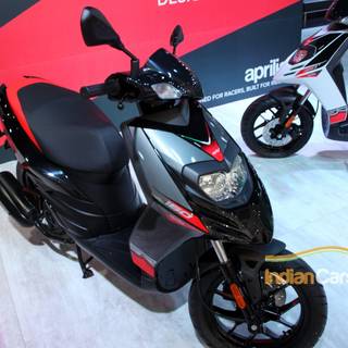 Aprilia SR 150 wallpaper