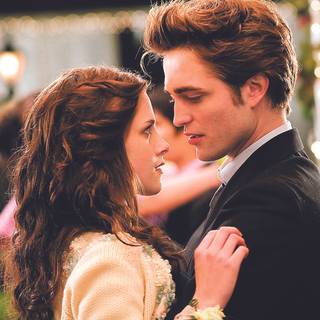 Edward and Bella Cullen wallpaper