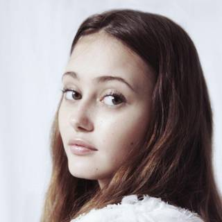 Ella Purnell wallpaper