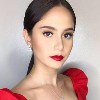 Isabel Granada wallpaper