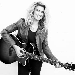 Tori Kelly wallpaper