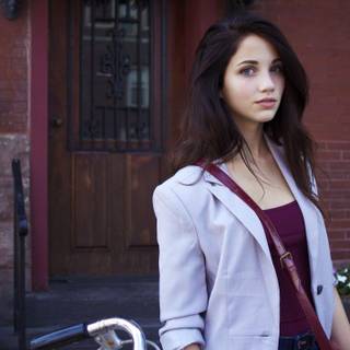 Emily Rudd wallpaper