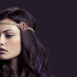 Phoebe Tonkin wallpaper