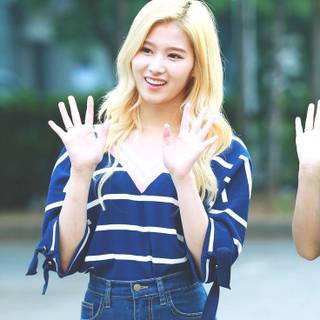 Twice Sana wallpaper