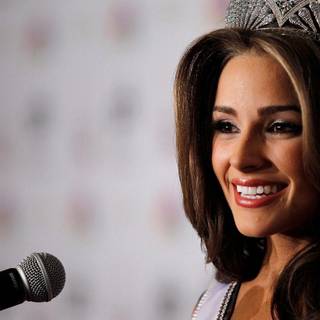 Olivia Culpo wallpaper