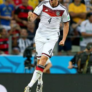 Benedikt Höwedes wallpaper