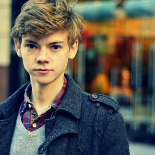 Thomas Sangster wallpaper