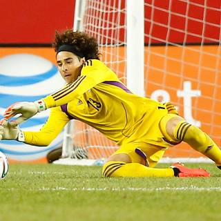 Guillermo Ochoa wallpaper