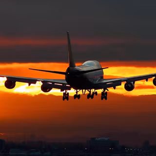 B777 night wallpaper