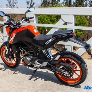 KTM RC 200 2018 wallpaper