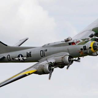 Boeing B-17 Flying Fortress HD wallpaper