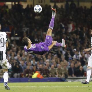 Cristiano Ronaldo overhead kick wallpaper