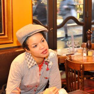 Nicole Leach wallpaper